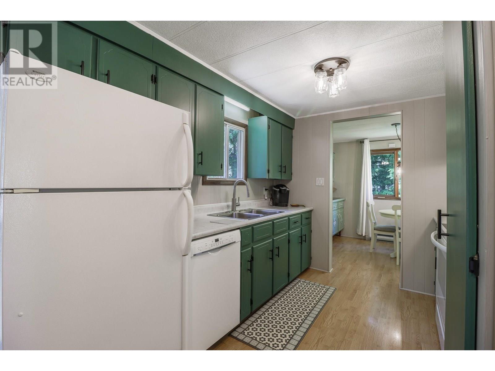 15730 PETERS Road, Crawford Bay