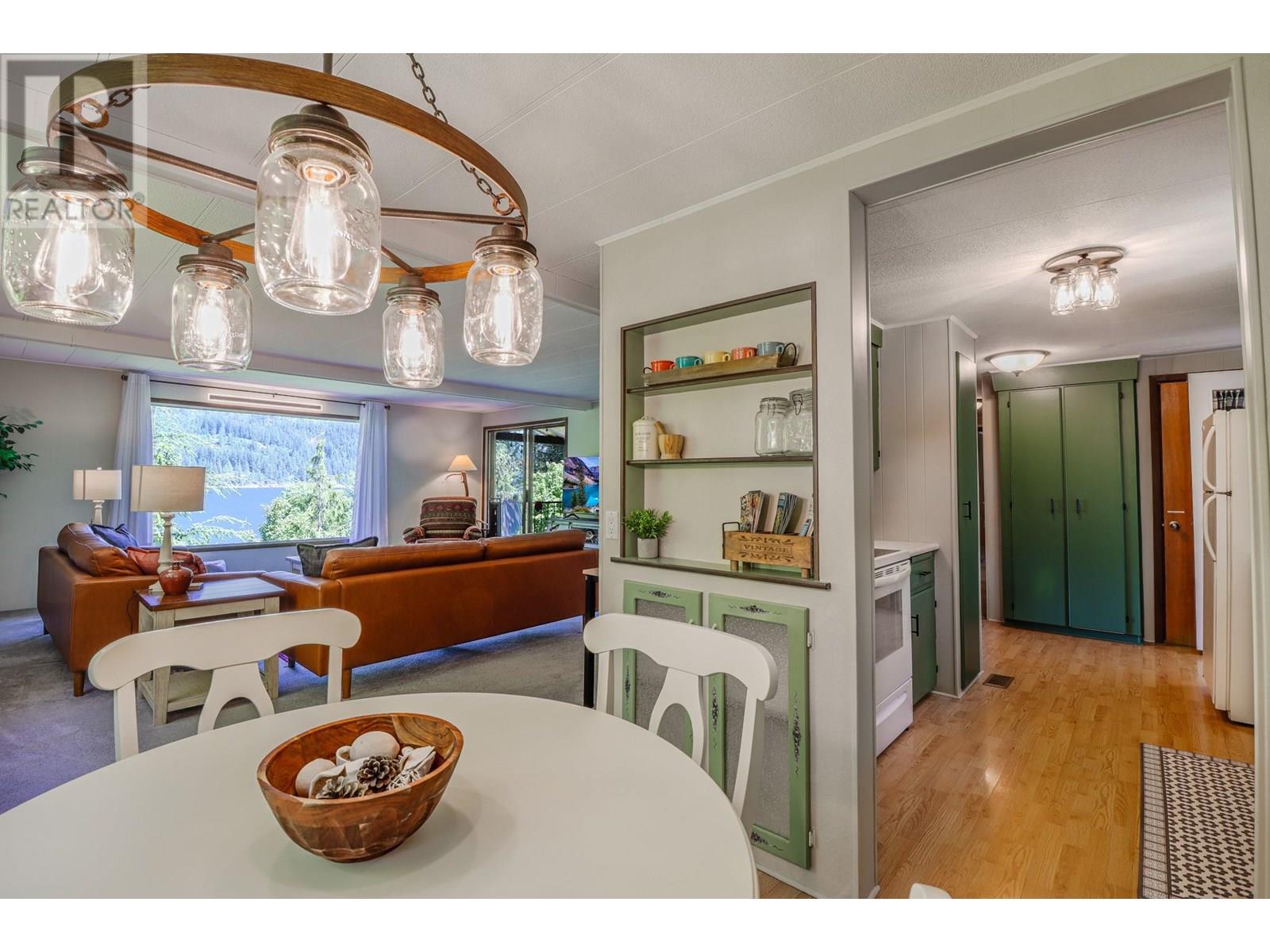 15730 PETERS Road, Crawford Bay