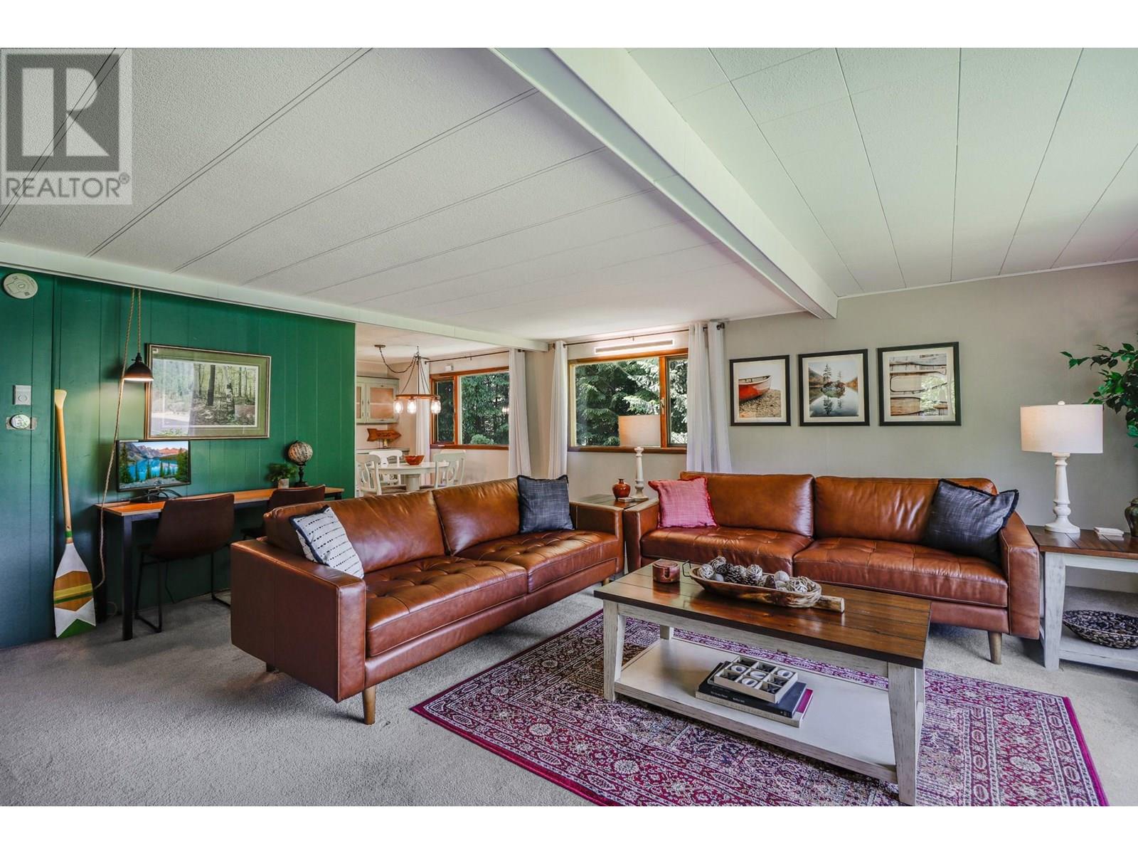 15730 PETERS Road, Crawford Bay