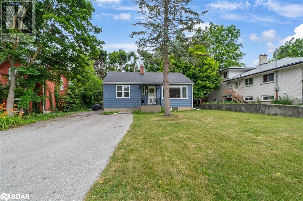 Photo 2 of 88 Penetang Street, Barrie ON