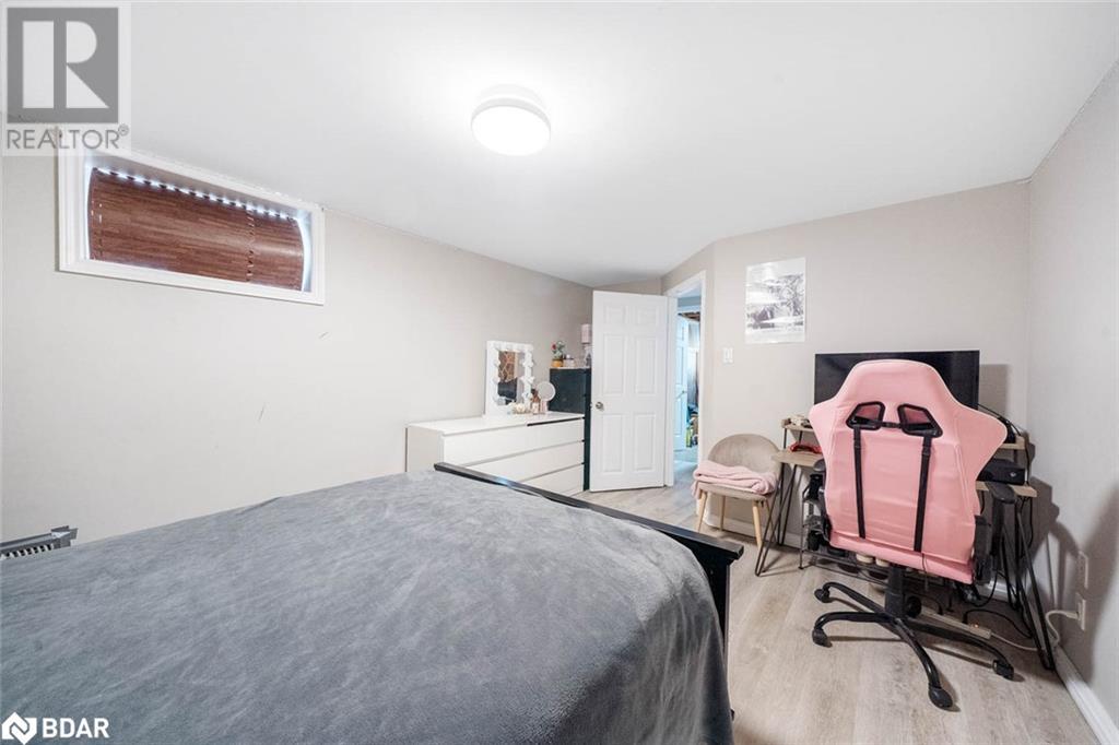 Photo 24 of 88 Penetang Street, Barrie ON