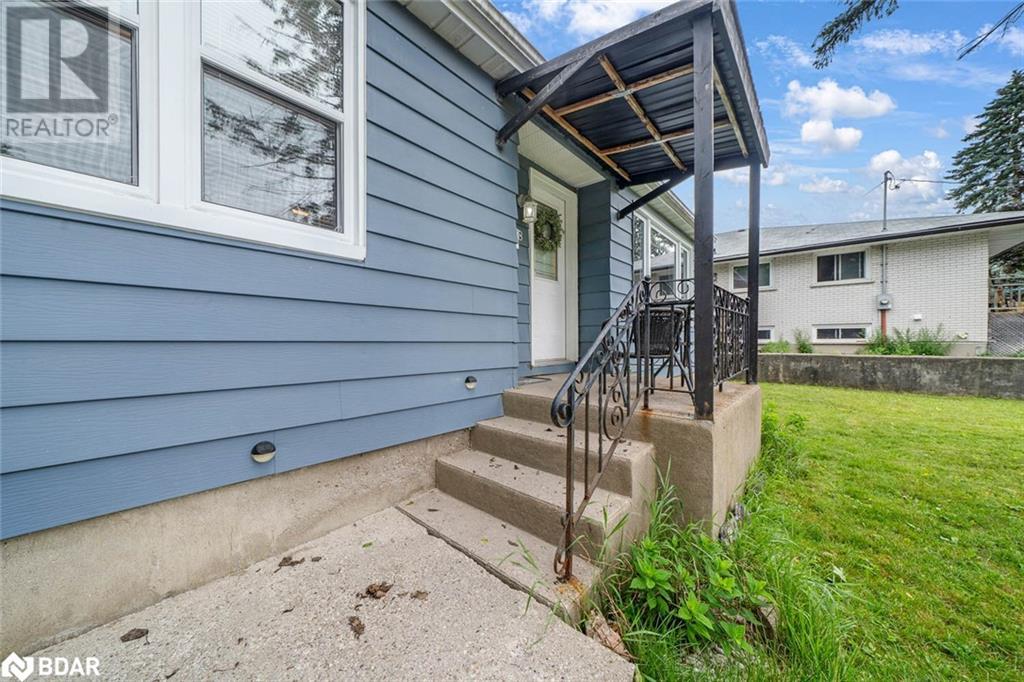 Photo 3 of 88 Penetang Street, Barrie ON