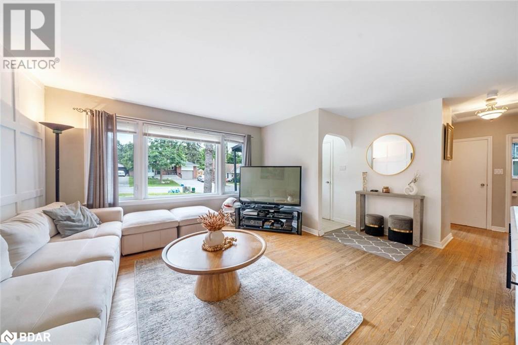 Photo 8 of 88 Penetang Street, Barrie ON