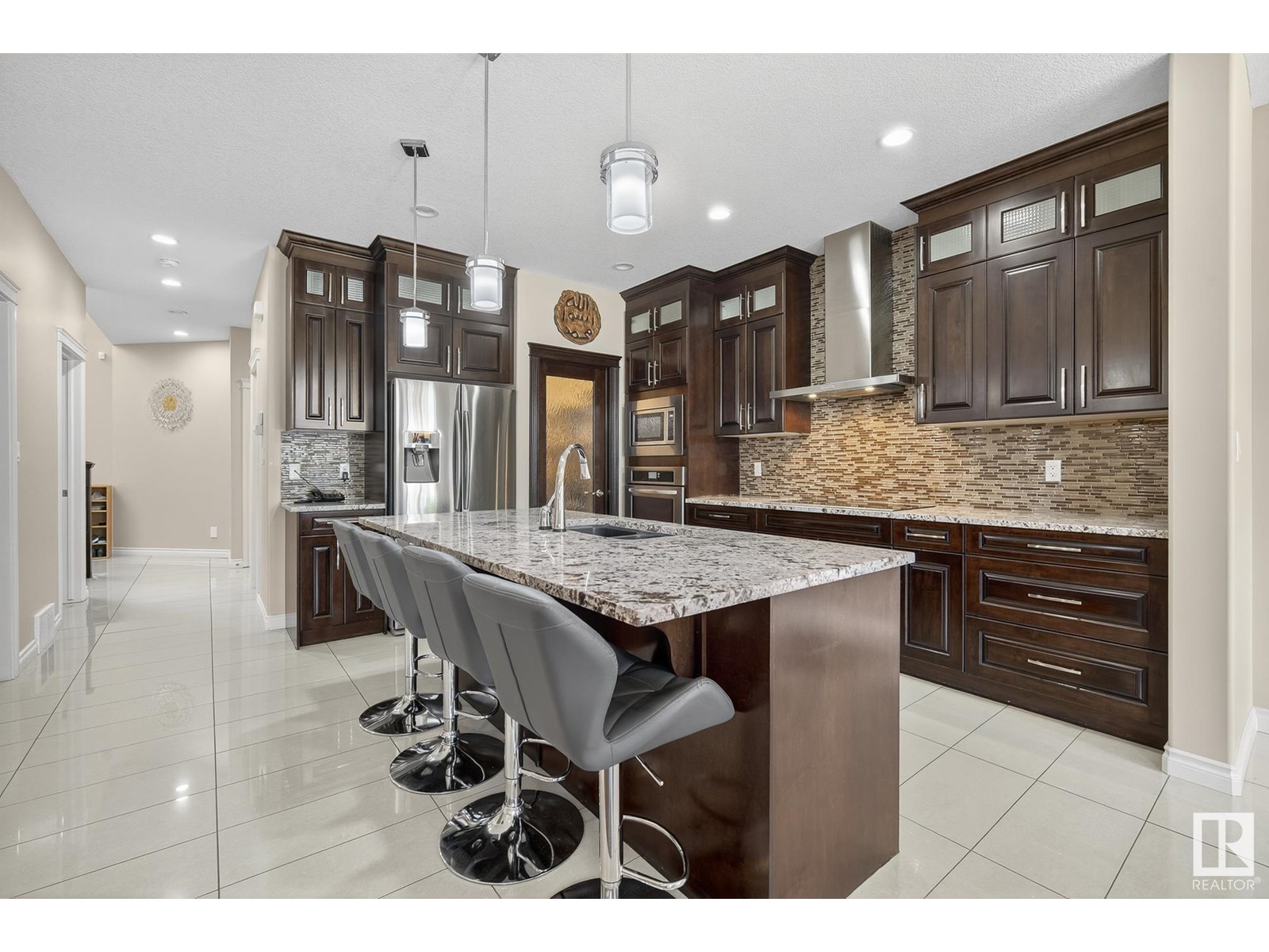Photo 5 of 16259 137 St Nw, Edmonton AB