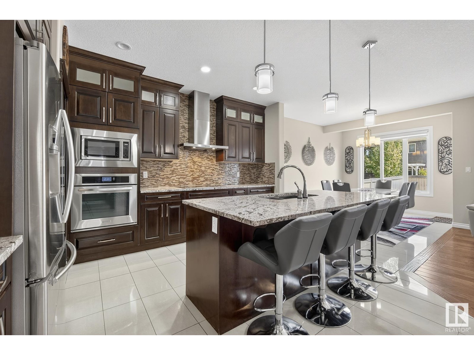 Photo 3 of 16259 137 St Nw, Edmonton AB