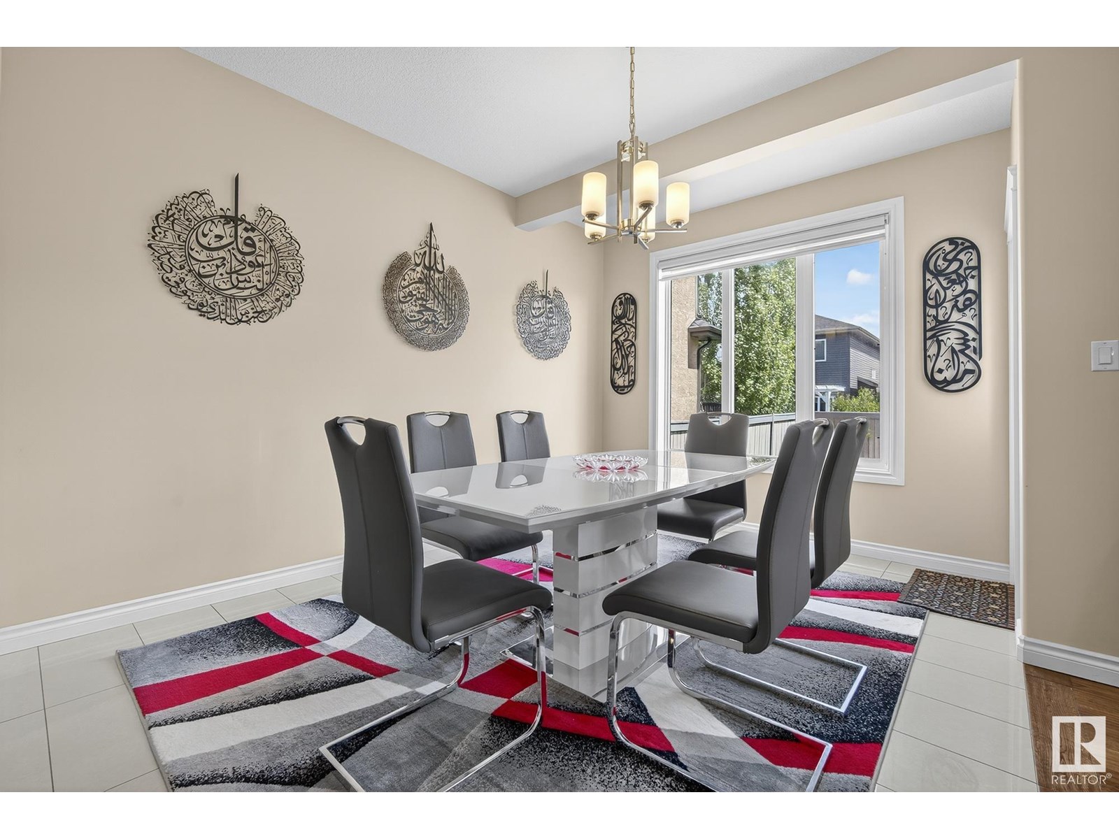 Photo 11 of 16259 137 St Nw, Edmonton AB
