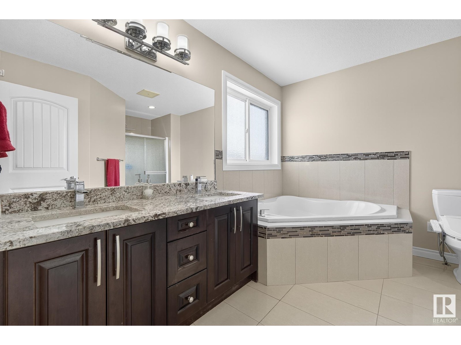 Photo 24 of 16259 137 St Nw, Edmonton AB