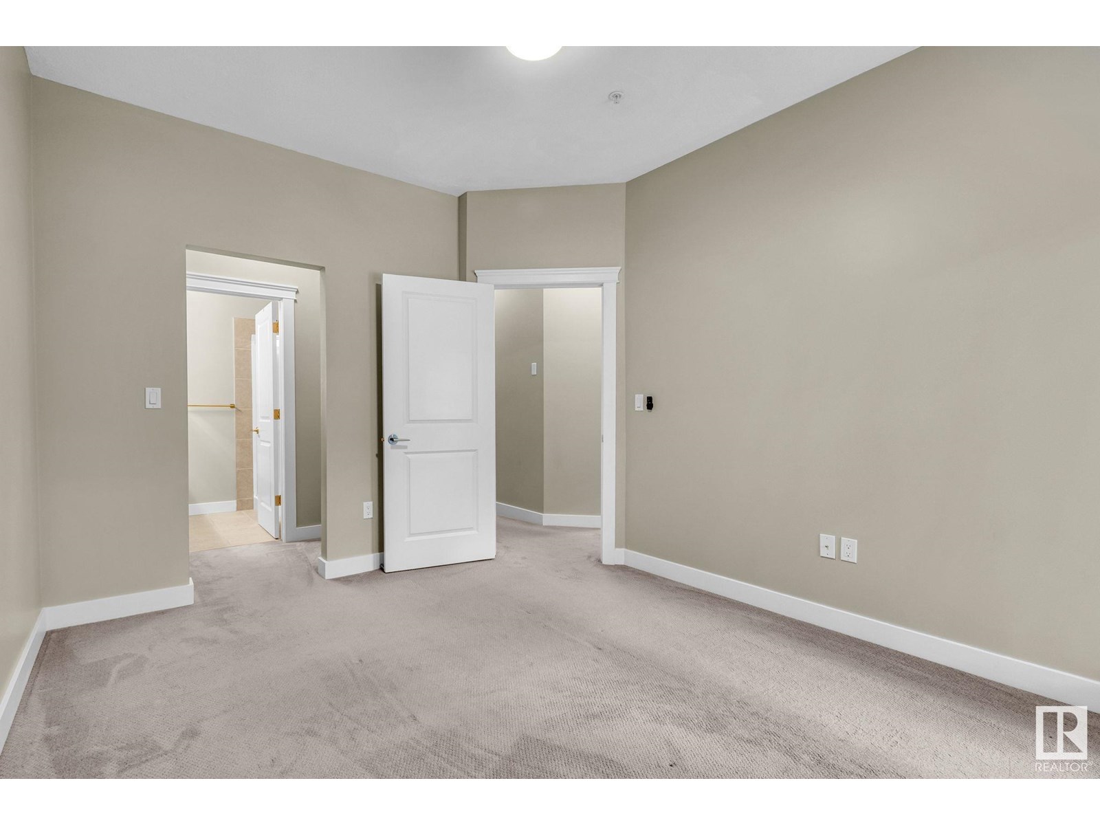 Photo 21 of 4 11518 76 Av Nw, Edmonton AB