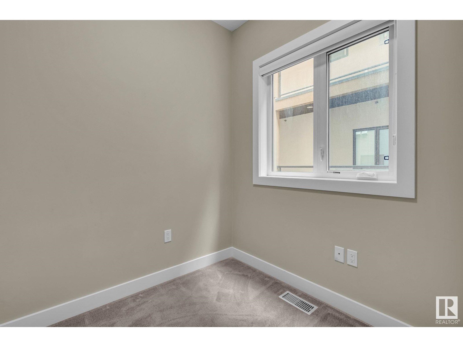 Photo 28 of 4 11518 76 Av Nw, Edmonton AB