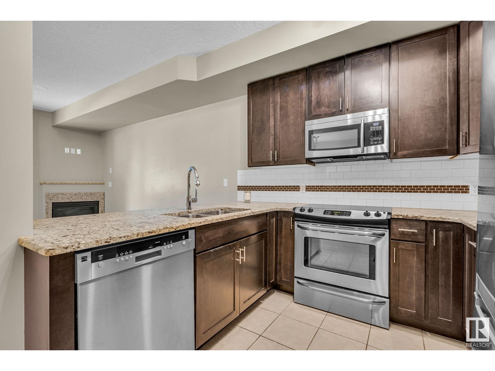 Photo 10 of 4 11518 76 Av Nw, Edmonton AB