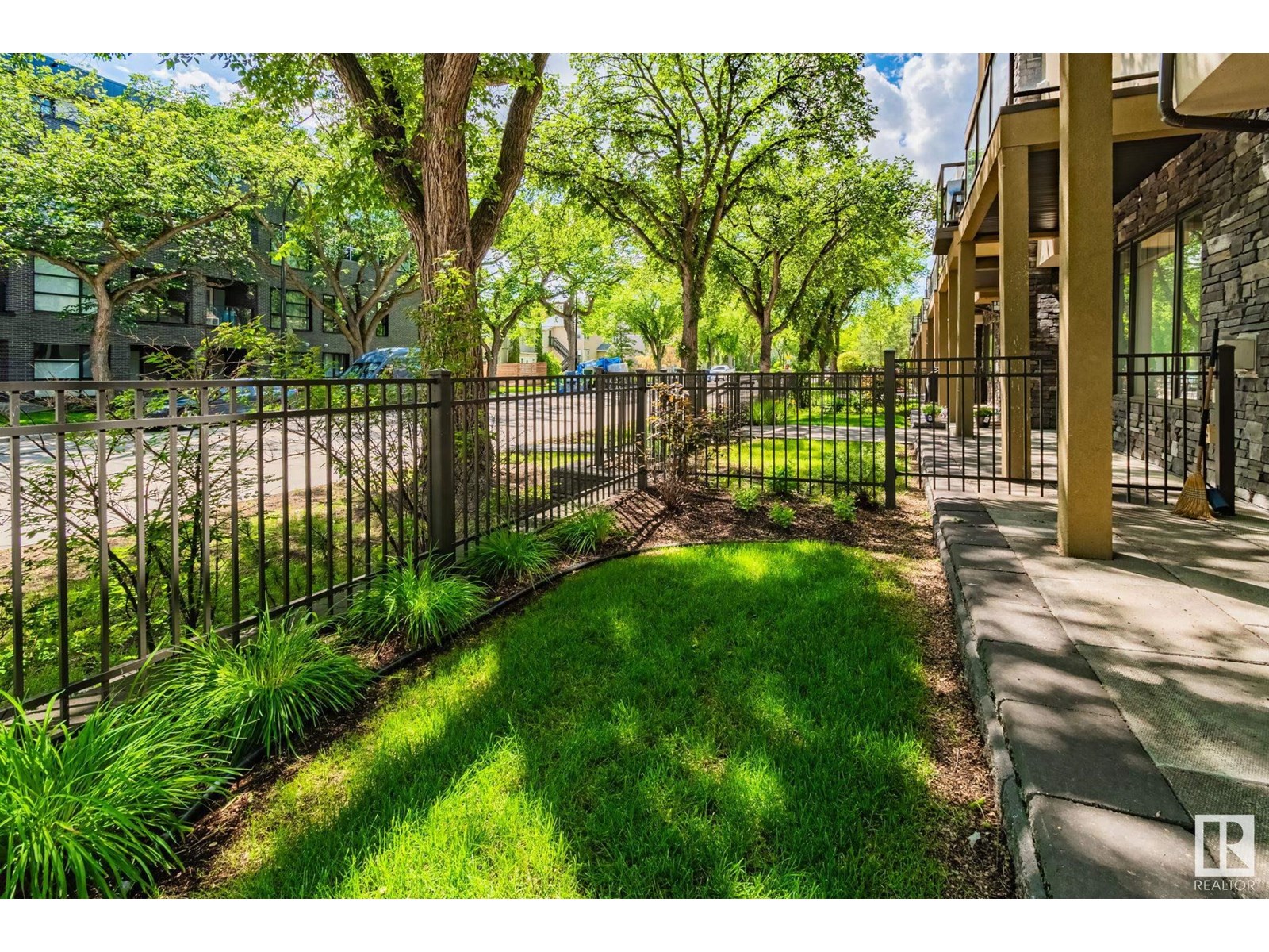 Photo 47 of 4 11518 76 Av Nw, Edmonton AB