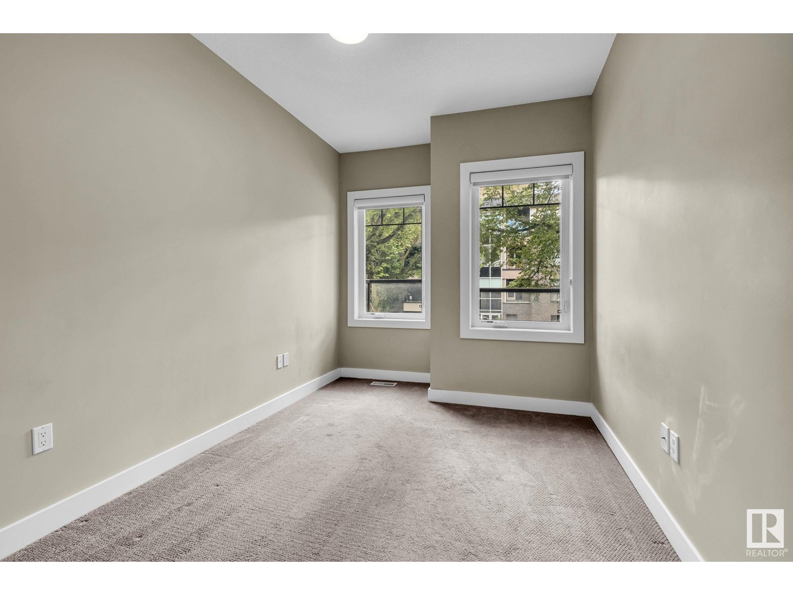 Photo 32 of 4 11518 76 Av Nw, Edmonton AB
