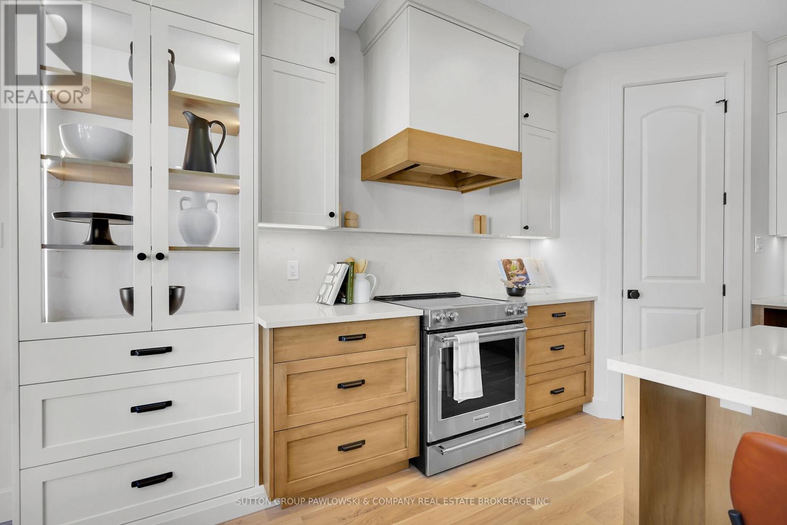 Single Family House for Sale in  SPRUCE CRESCENT North Middlesex (Parkhill) 