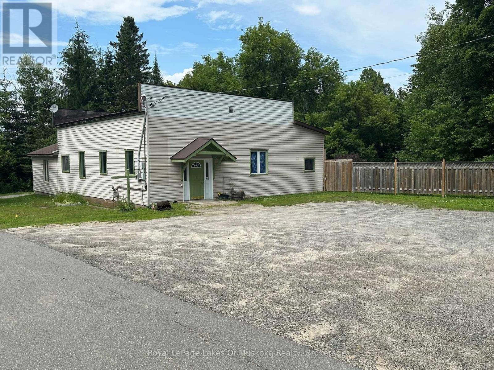 Photo 11 of 76 Ontario Street, Burks Falls ON