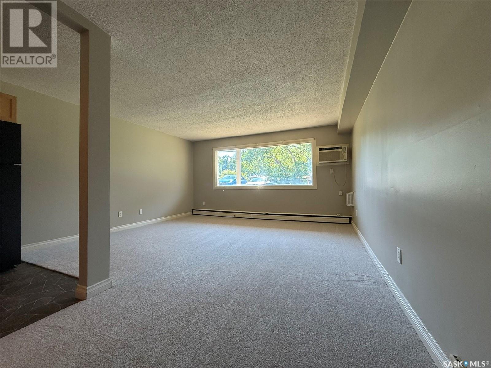 Photo 8 of 3 1811 8th Avenue N, Regina SK