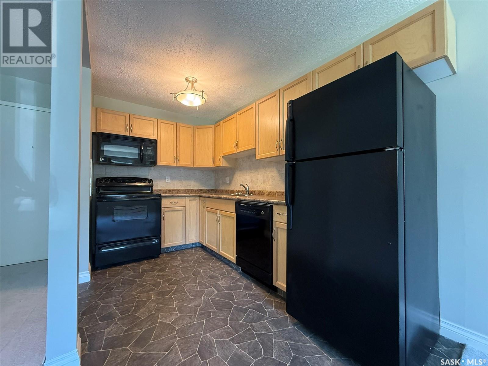 Photo 14 of 3 1811 8th Avenue N, Regina SK