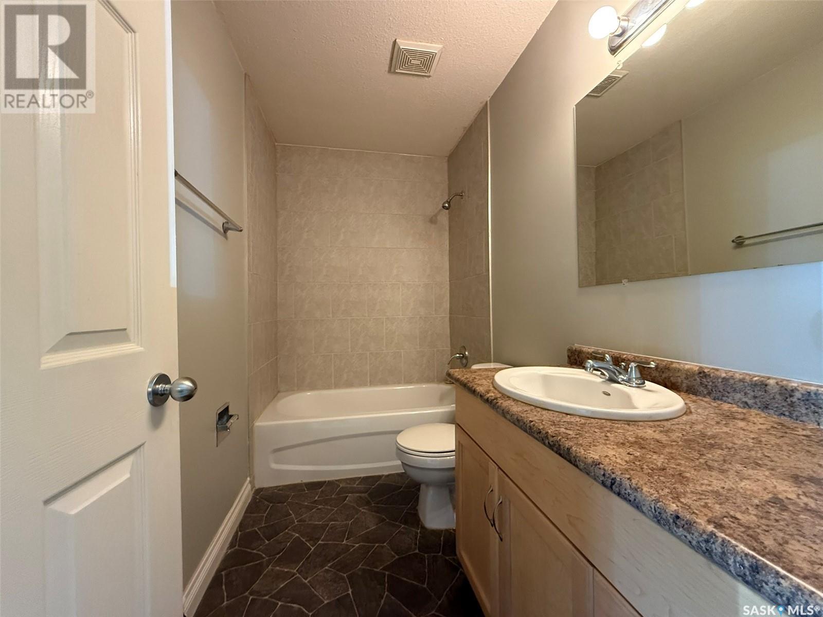 Photo 10 of 3 1811 8th Avenue N, Regina SK