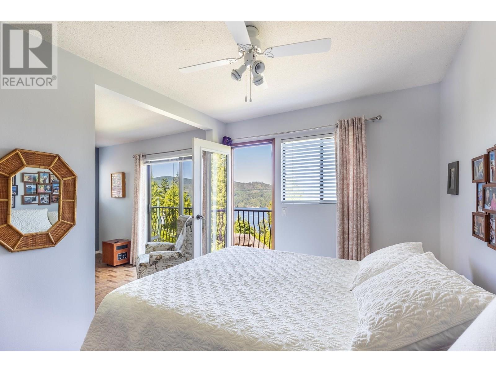 5821 DEERHORN DRIVE, Sechelt