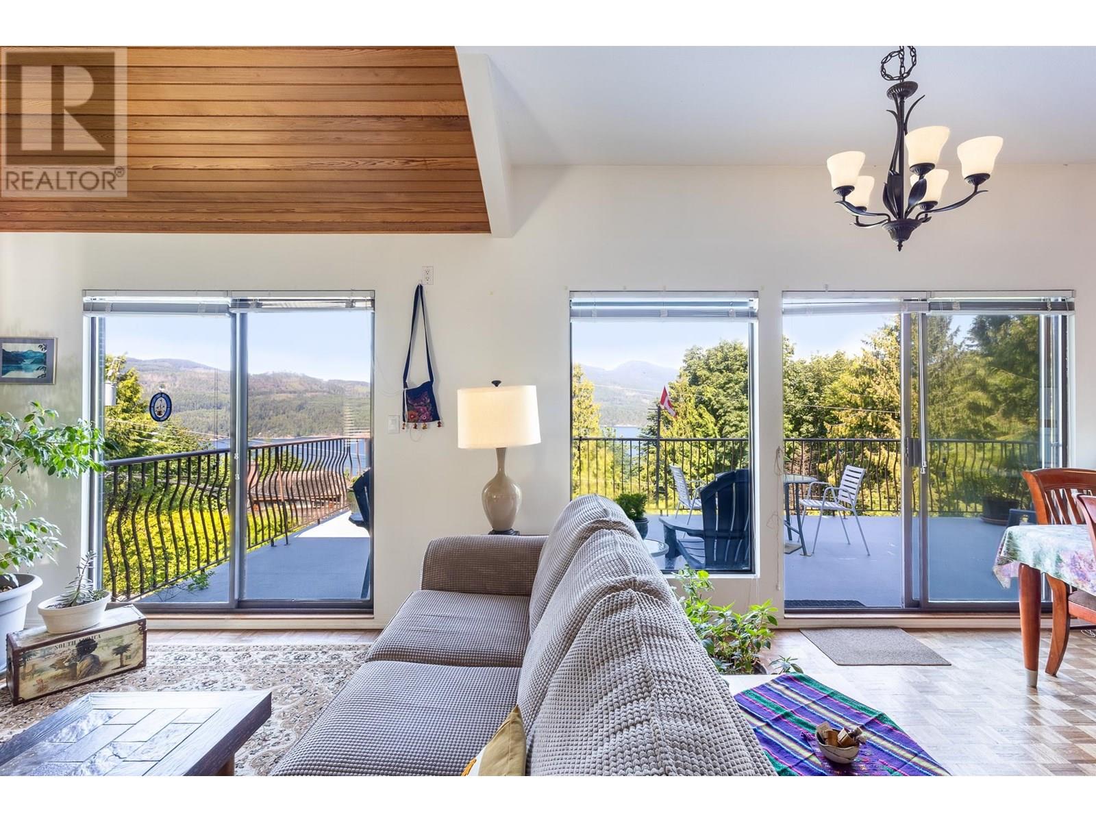 5821 DEERHORN DRIVE, Sechelt