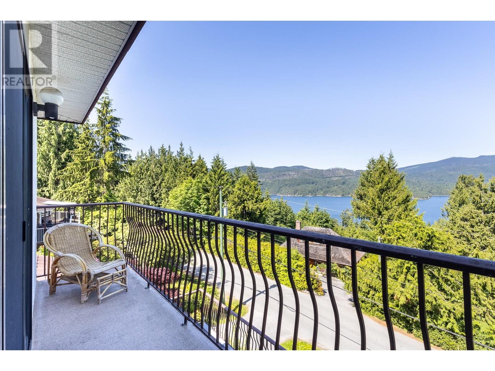 5821 DEERHORN DRIVE, Sechelt