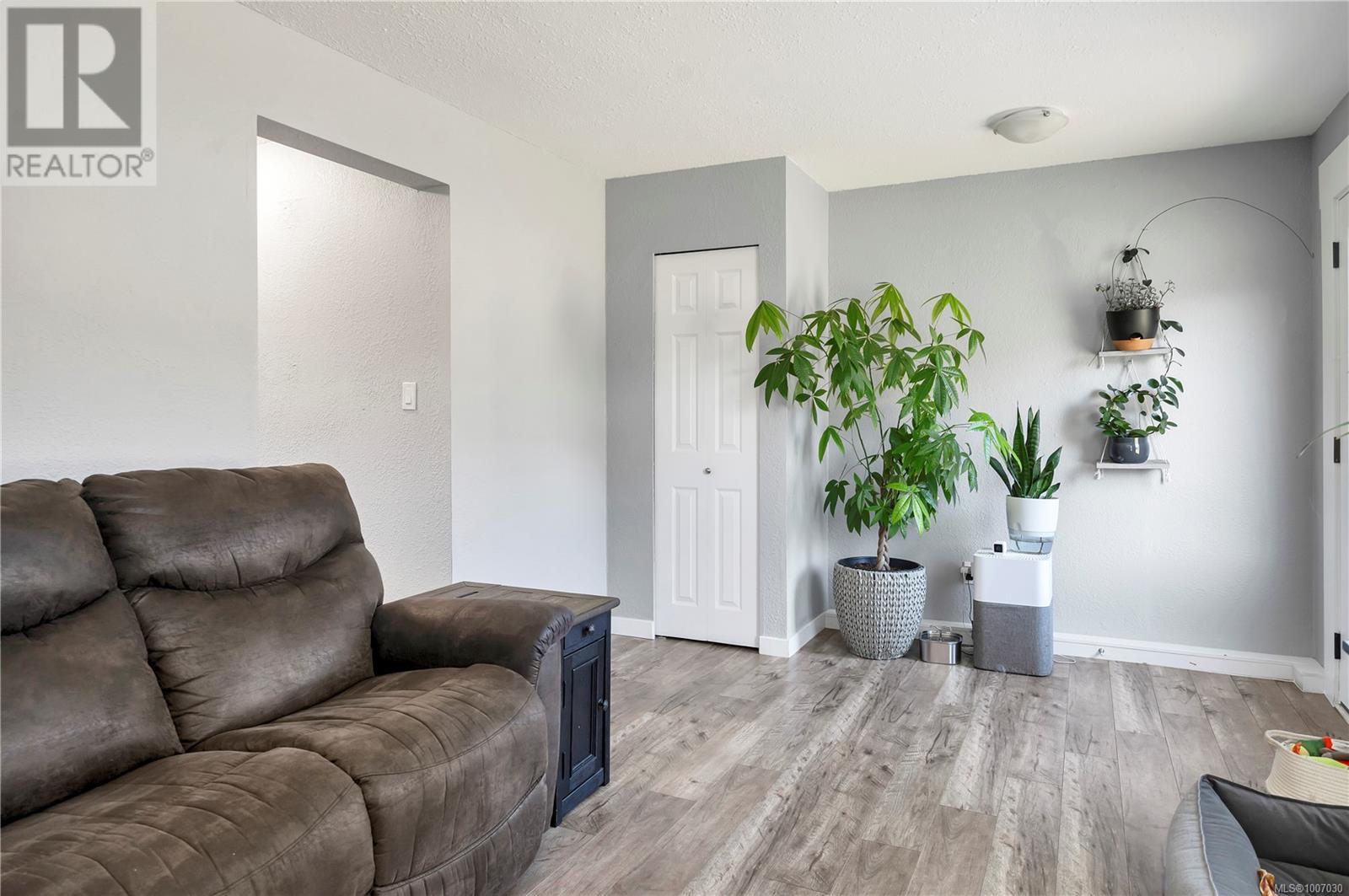 Photo 13 of 925 Watson Cres, Campbell River BC