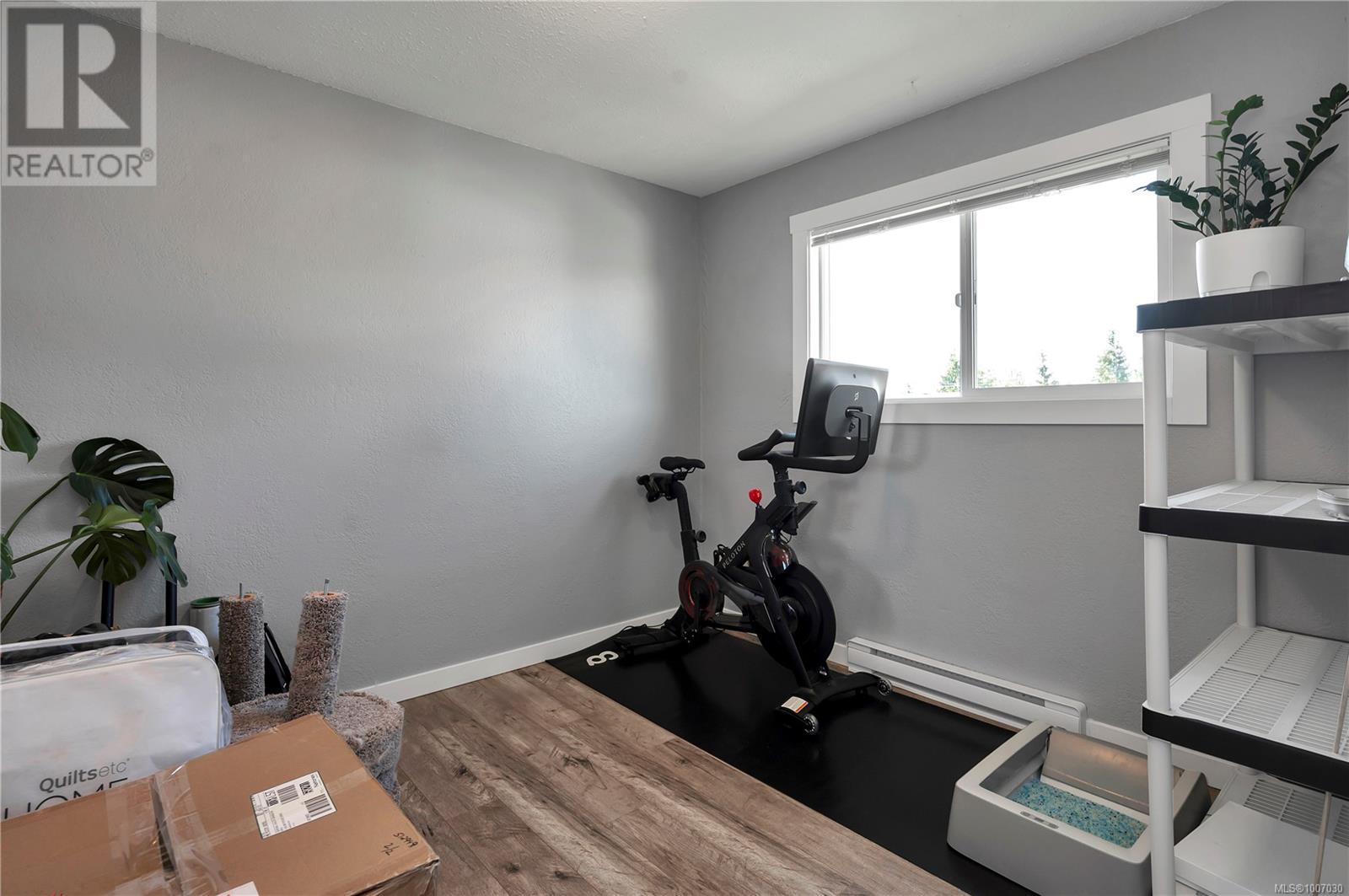 Photo 3 of 925 Watson Cres, Campbell River BC