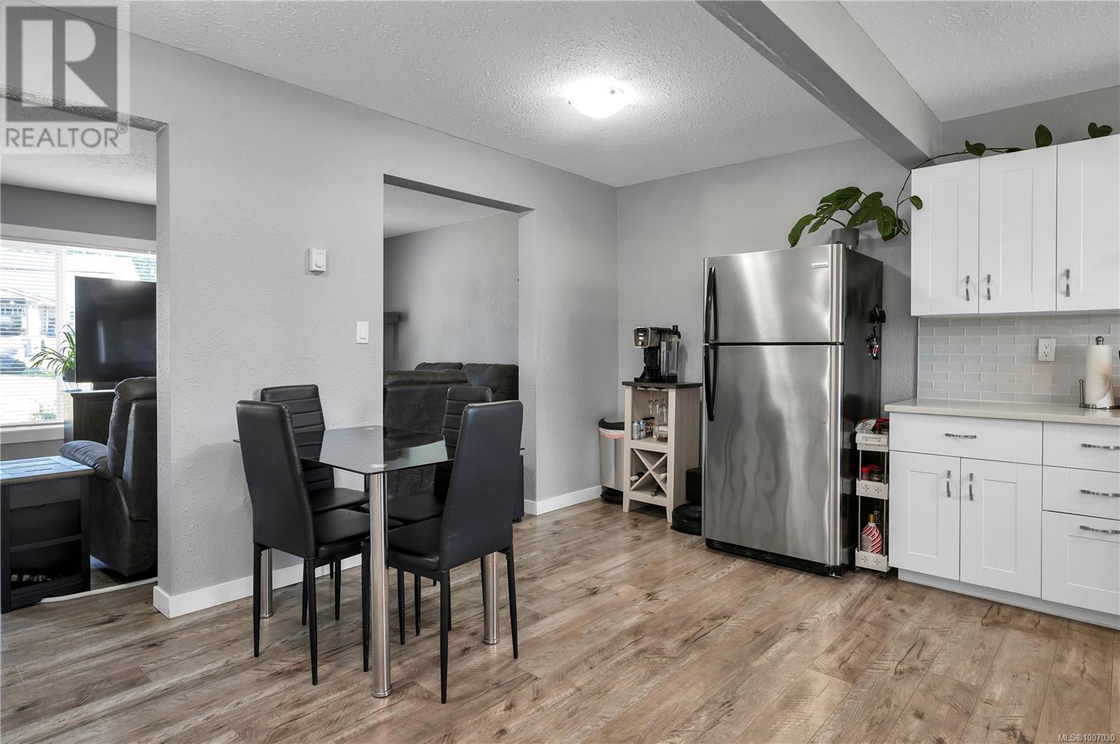 Photo 6 of 925 Watson Cres, Campbell River BC