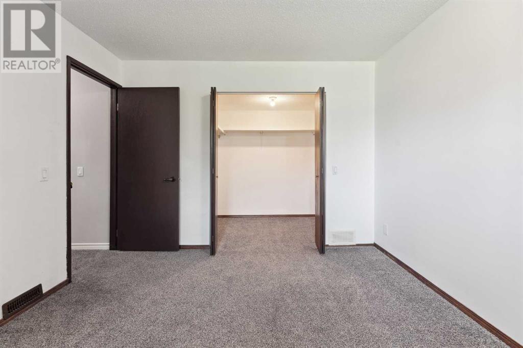 Single Family House Bi-level for Sale in E   Street SE Forest Lawn Calgary 