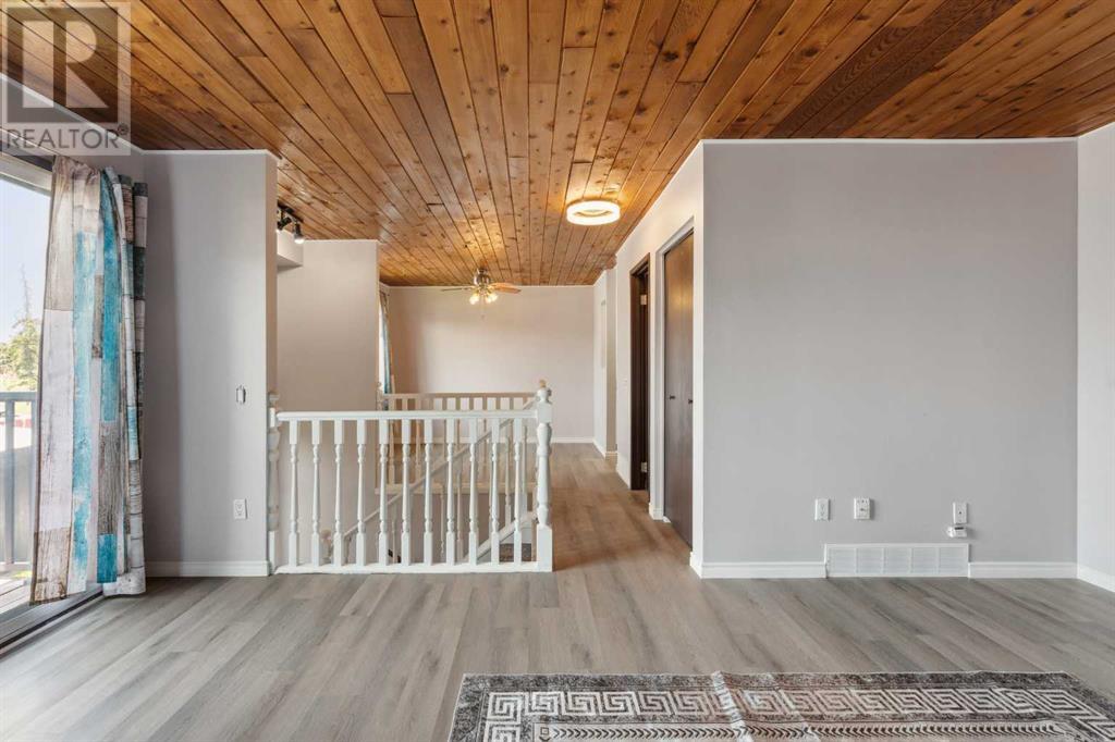 Single Family House Bi-level for Sale in E   Street SE Forest Lawn Calgary 