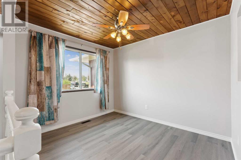 Single Family House Bi-level for Sale in E   Street SE Forest Lawn Calgary 