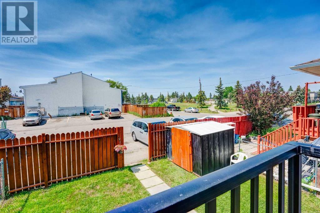Single Family House Bi-level for Sale in E   Street SE Forest Lawn Calgary 