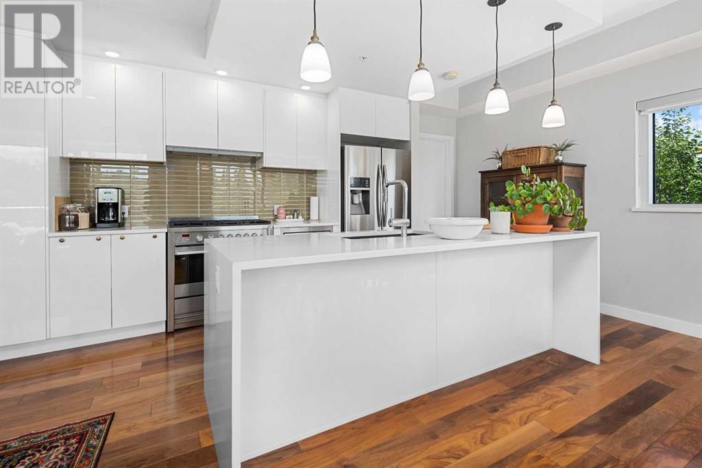 Single Family House for Sale in    Avenue NW Hillhurst Calgary 