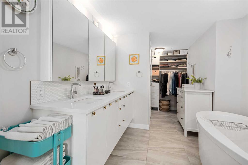 Single Family House for Sale in    Avenue NW Hillhurst Calgary 