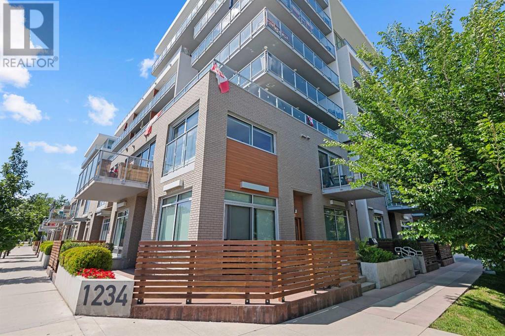 Single Family House for Sale in    Avenue NW Hillhurst Calgary 