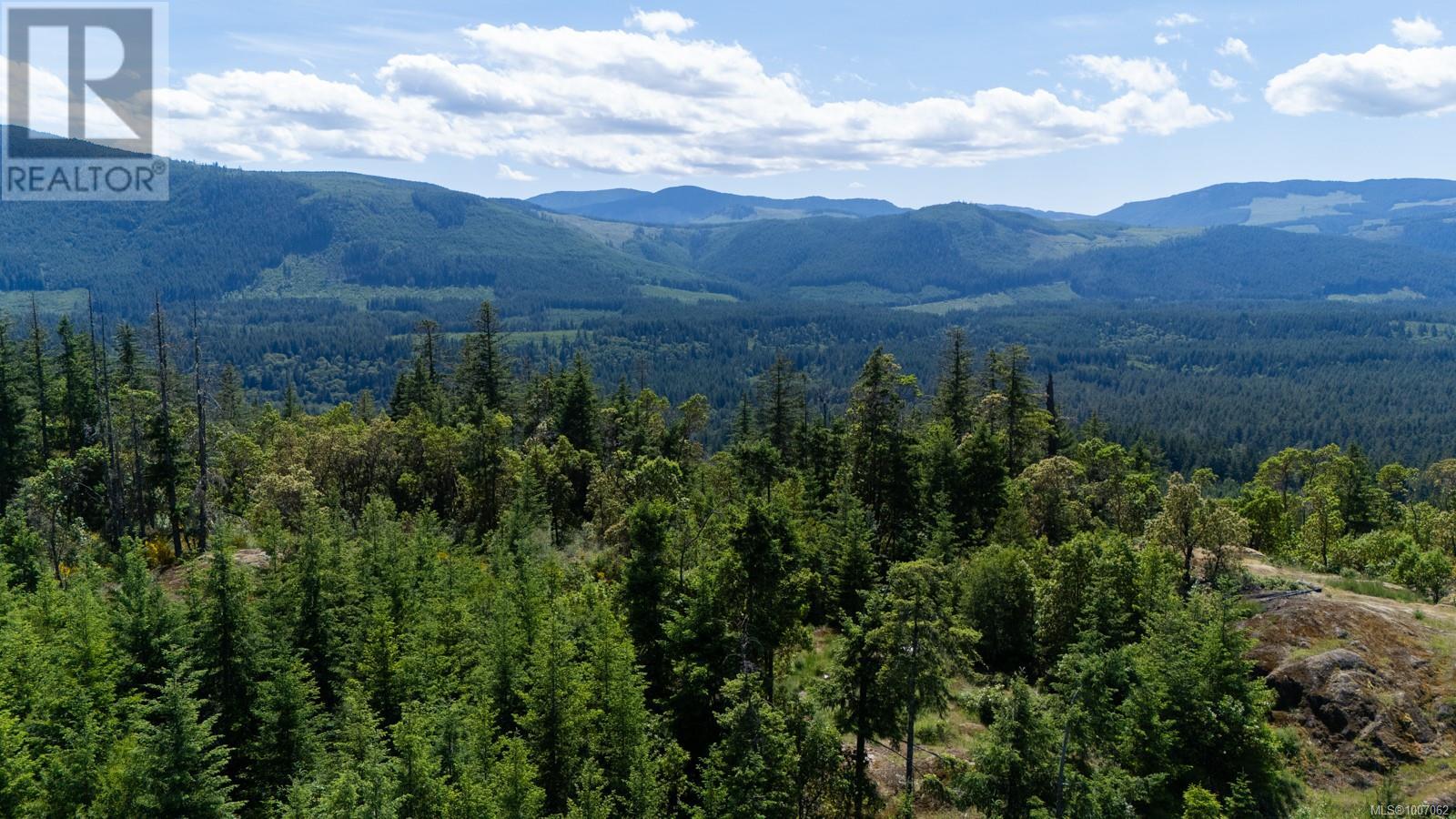 Photo 11 of 5876 Stoltze Rd, Duncan BC
