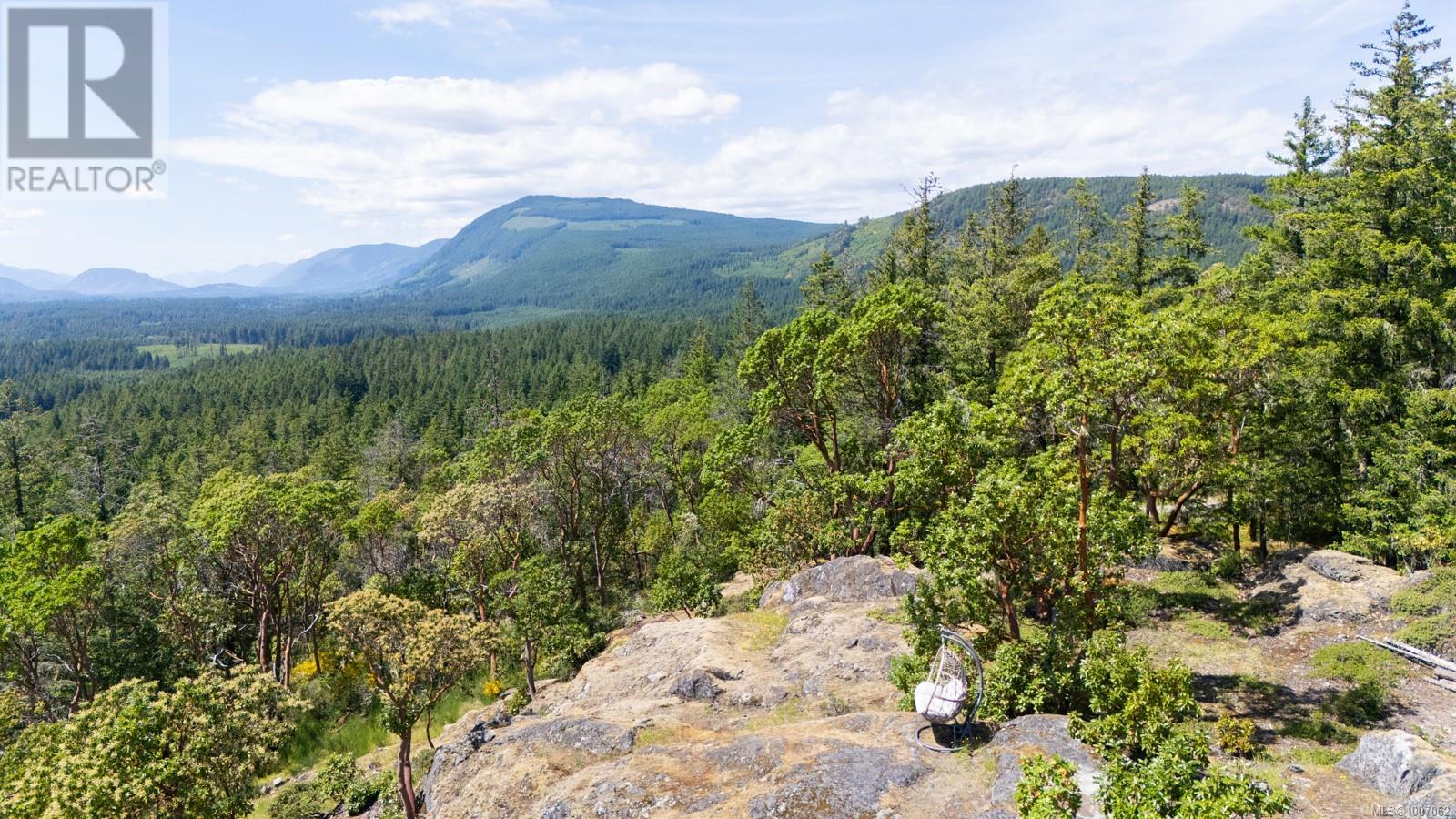 Photo 6 of 5876 Stoltze Rd, Duncan BC