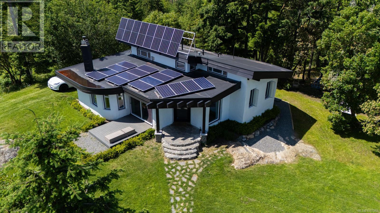 Photo 13 of 5876 Stoltze Rd, Duncan BC