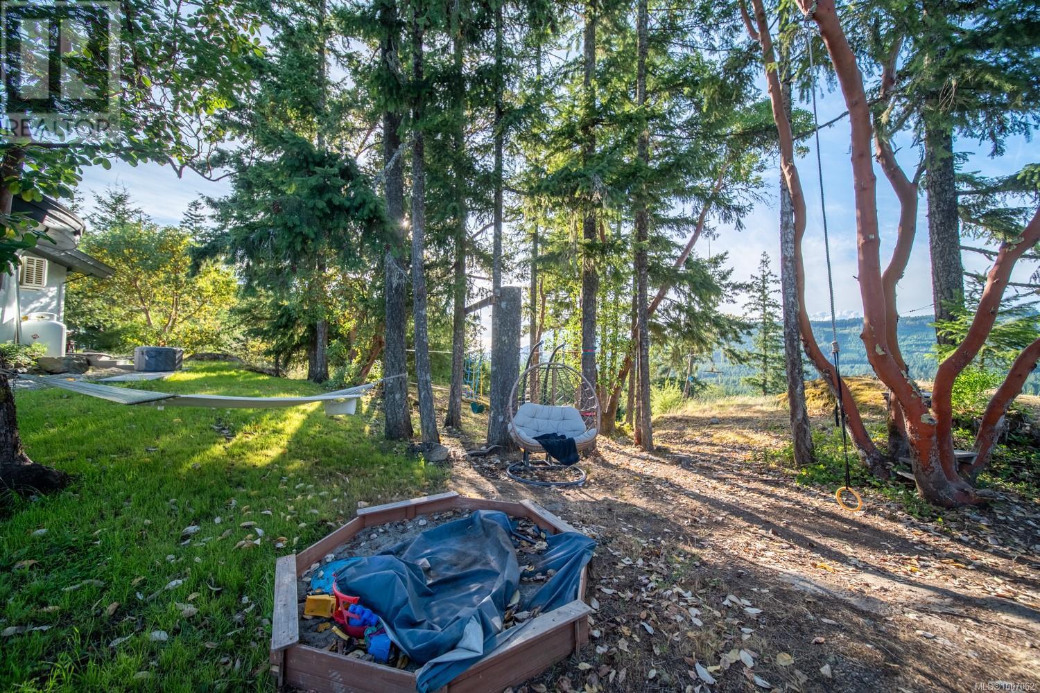 Photo 4 of 5876 Stoltze Rd, Duncan BC