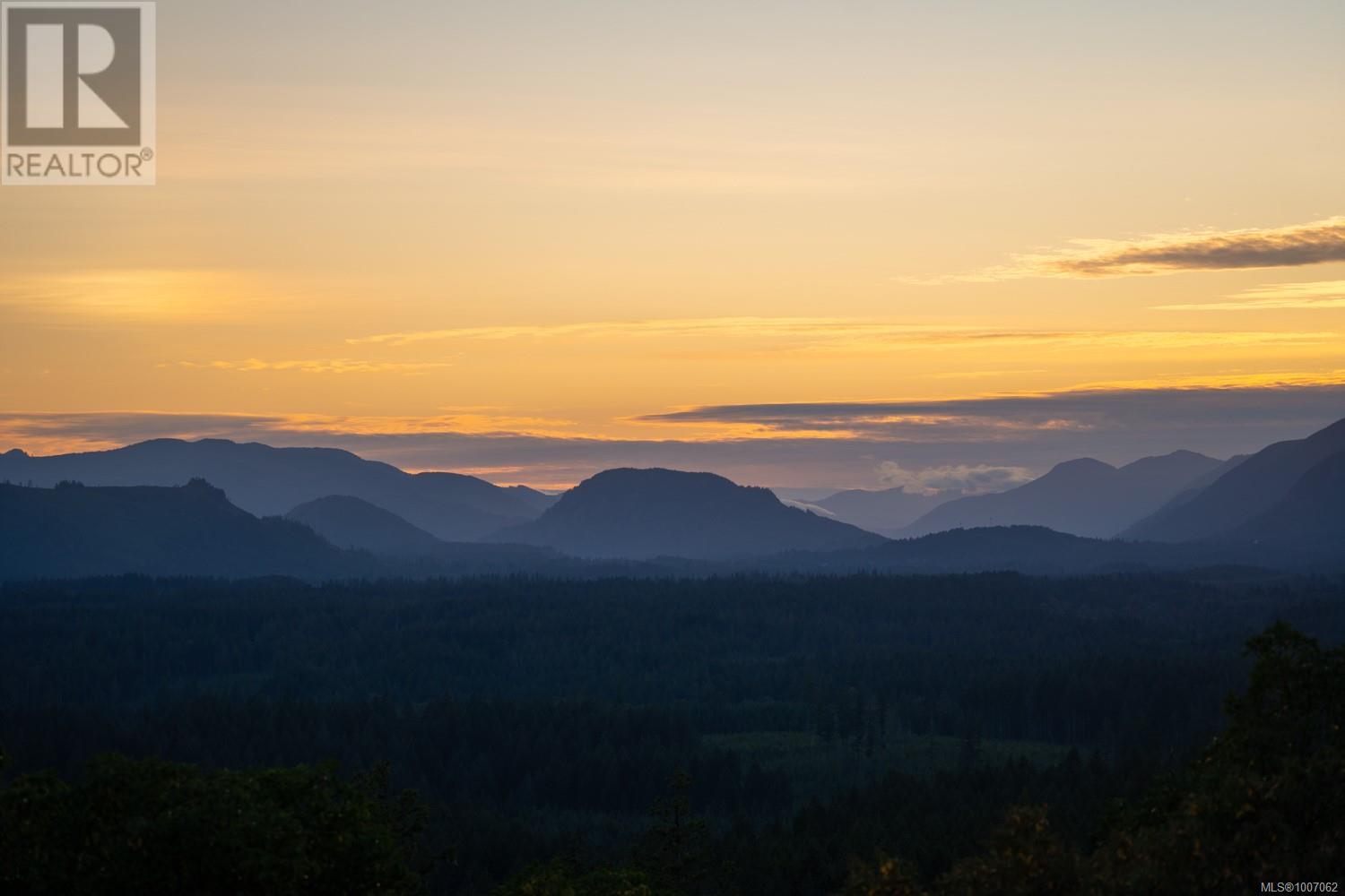 Photo 2 of 5876 Stoltze Rd, Duncan BC