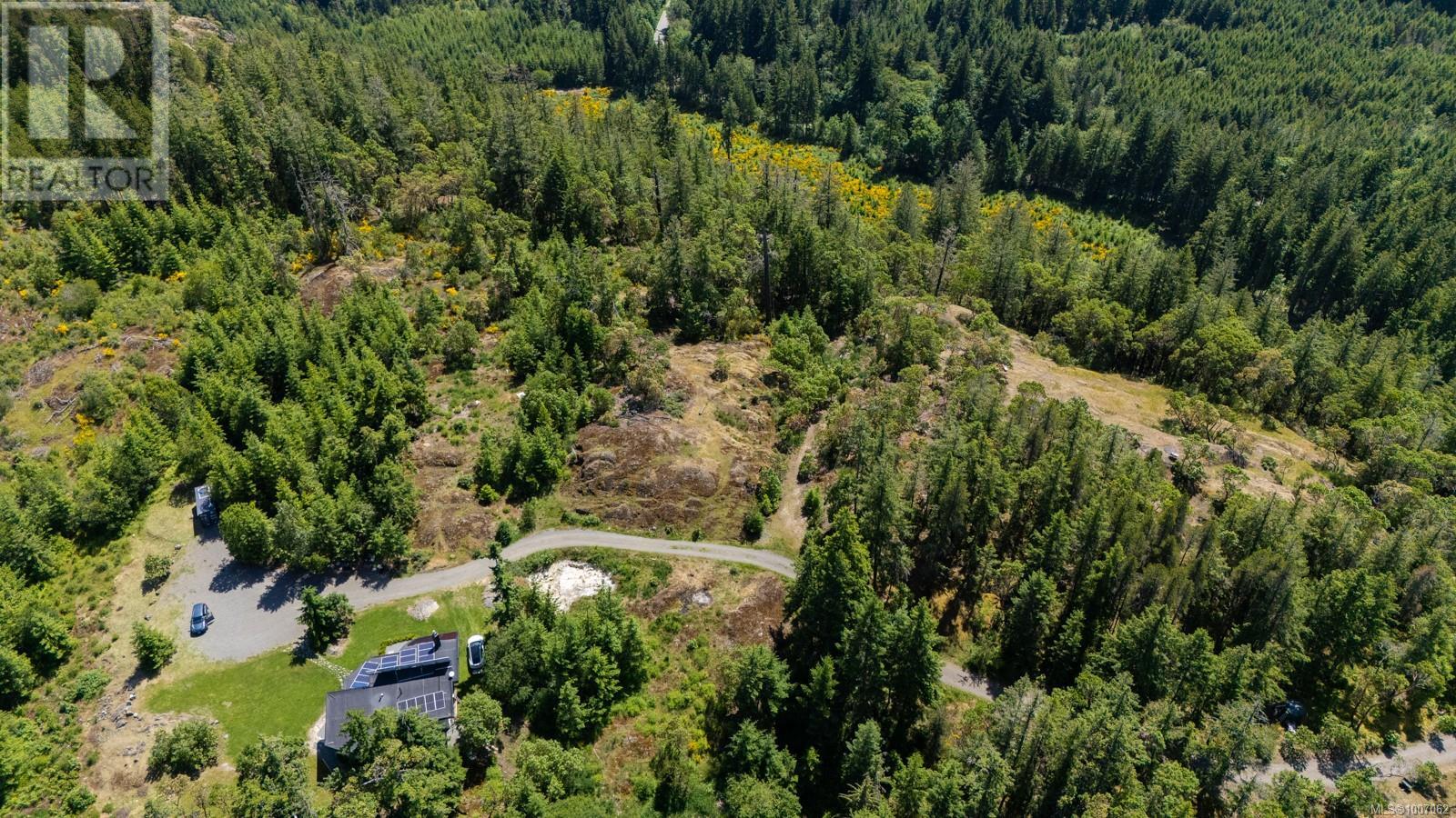Photo 7 of 5876 Stoltze Rd, Duncan BC