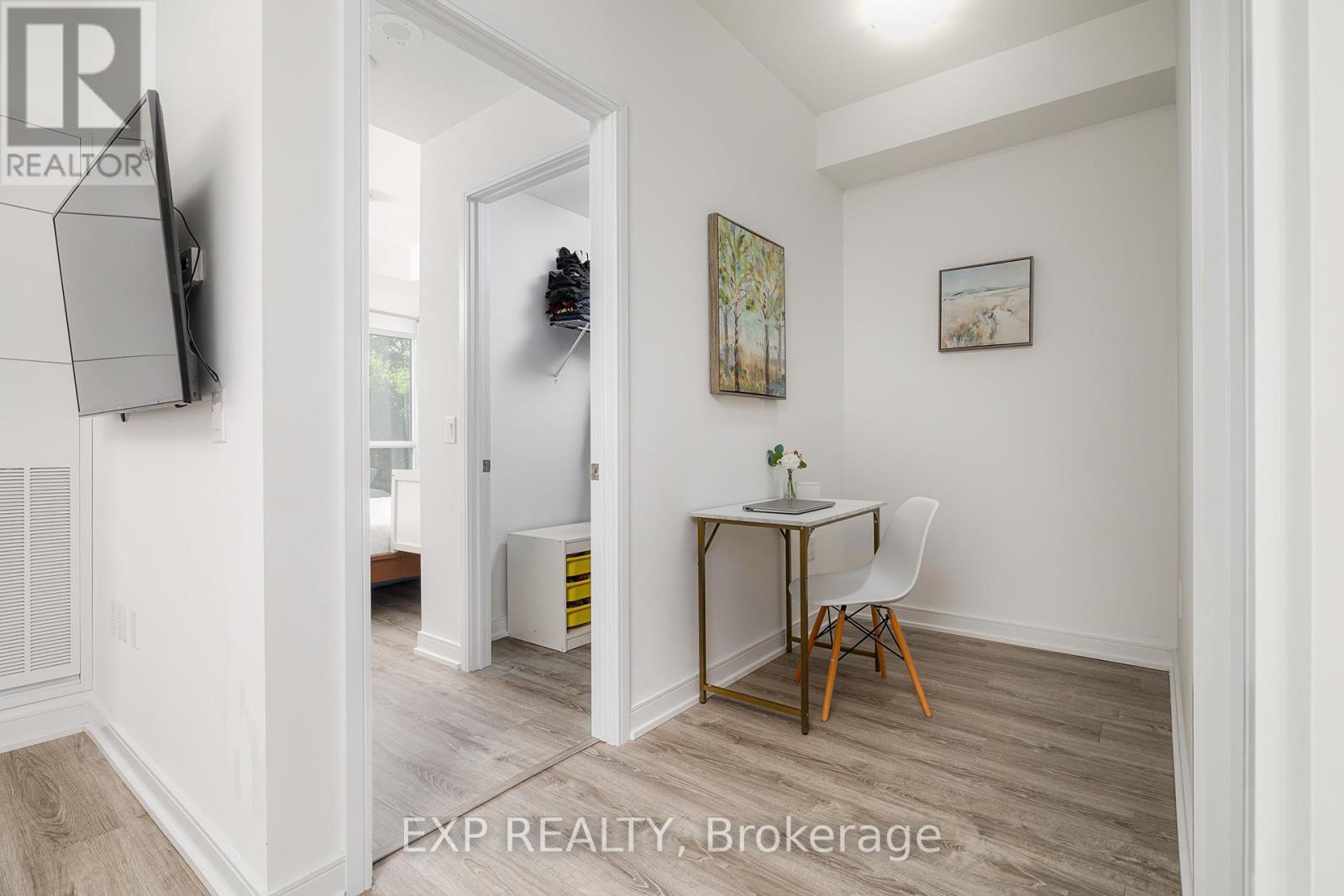 Photo 7 of 310 25 Neighbourhood Lane, Toronto ON