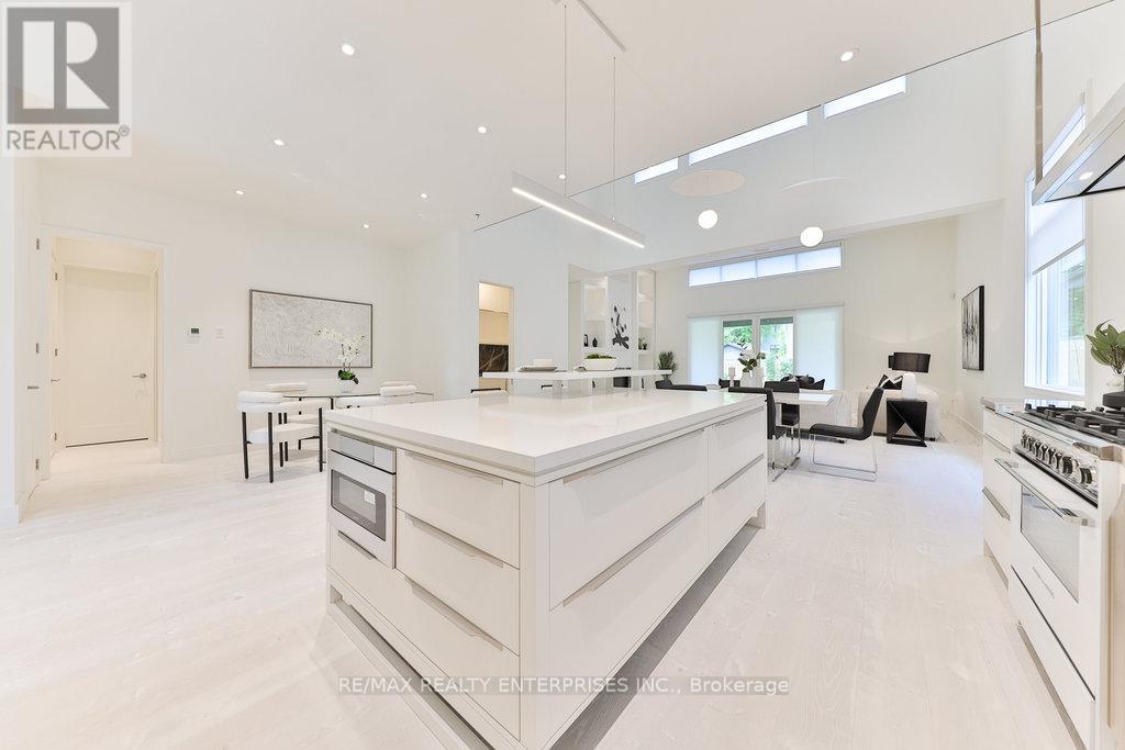 Photo 19 of 34 Onaway Road, Mississauga ON