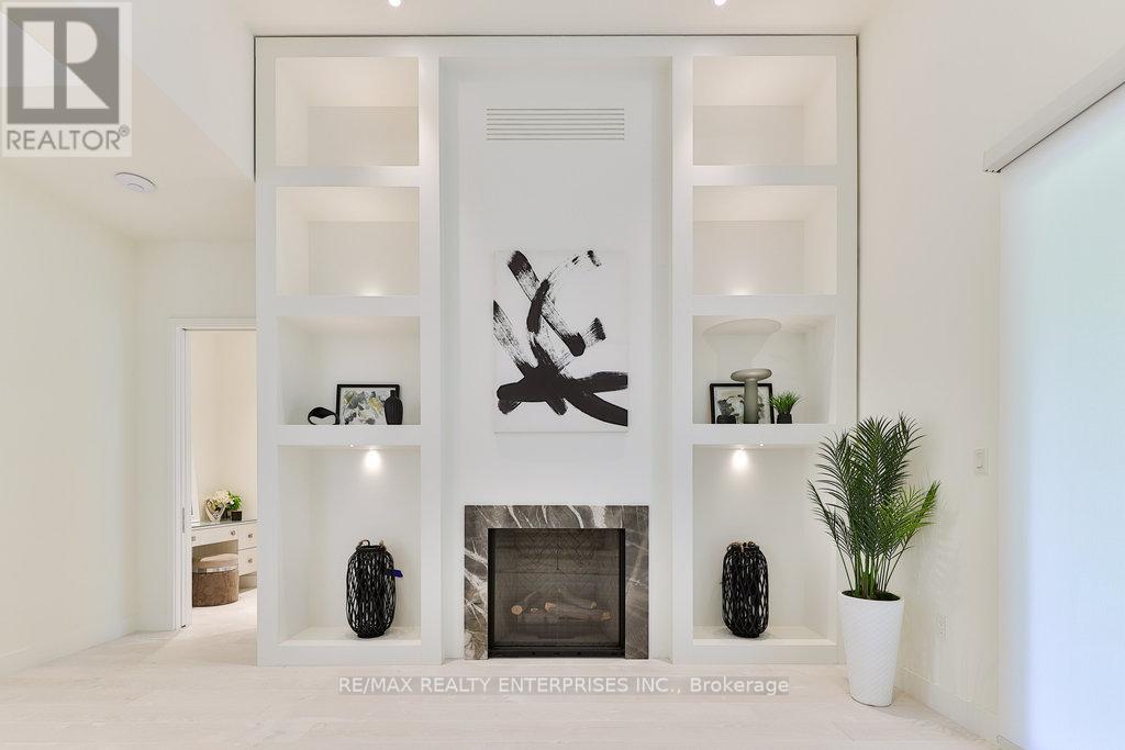 Photo 13 of 34 Onaway Road, Mississauga ON
