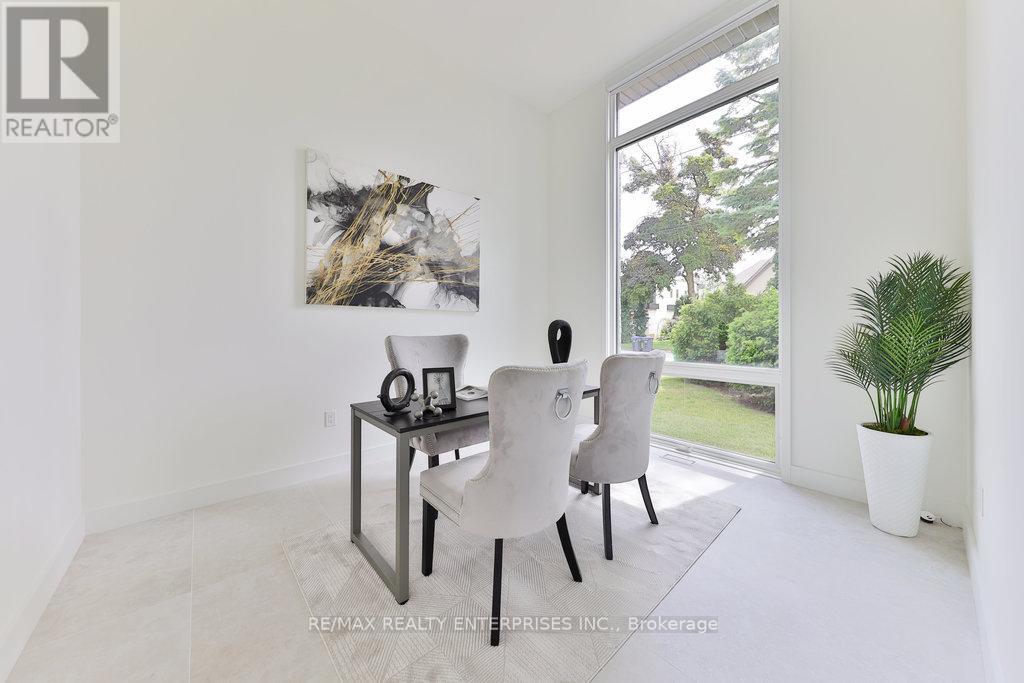 Photo 27 of 34 Onaway Road, Mississauga ON