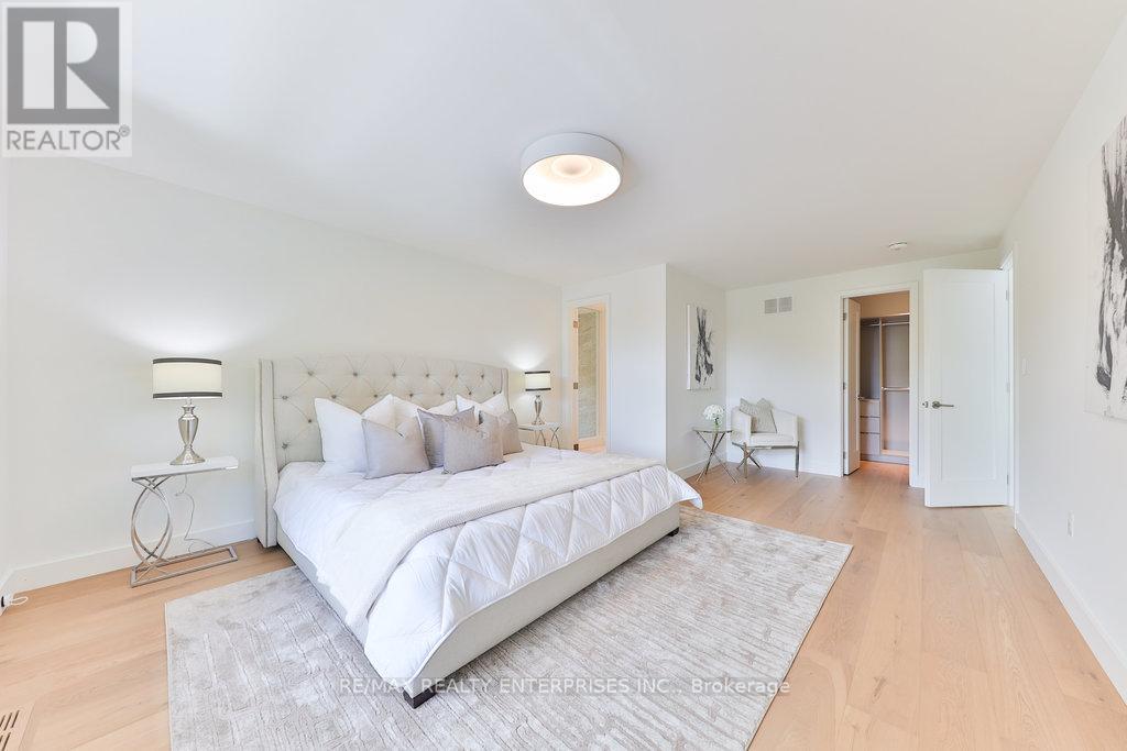 Photo 33 of 34 Onaway Road, Mississauga ON