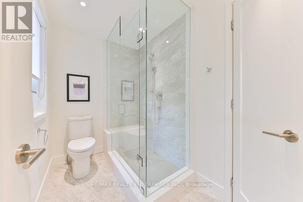 Photo 9 of 34 Onaway Road, Mississauga ON