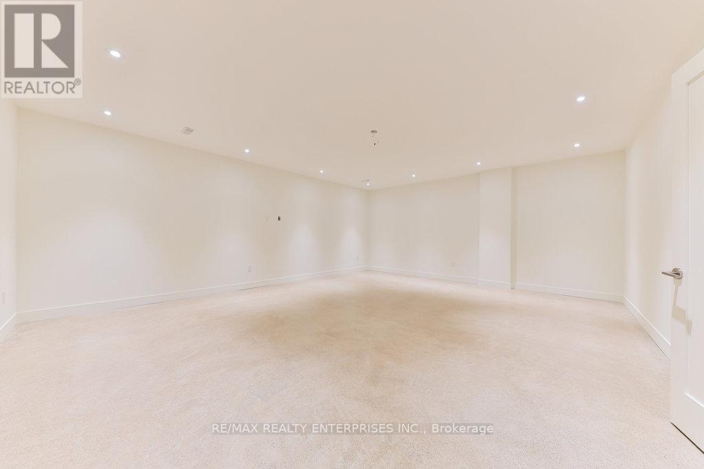 Photo 11 of 34 Onaway Road, Mississauga ON