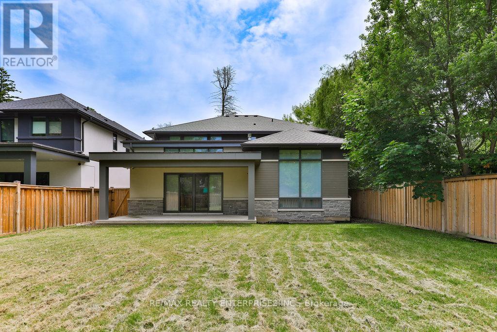 Photo 3 of 34 Onaway Road, Mississauga ON