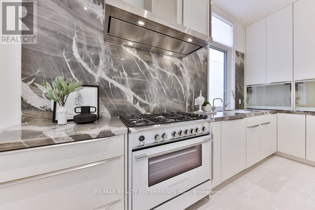 Photo 37 of 34 Onaway Road, Mississauga ON