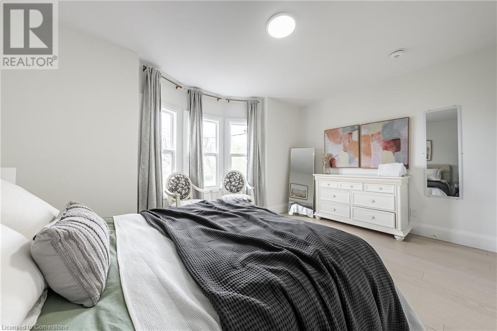 Photo 22 of 302 Dunsmure Road, Hamilton ON